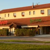 Hotel & restaurant SIGNAL, хотел в Пардубице