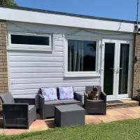 Hugo's hideaway, Belle Aire Free WIFI, hotel sa Hemsby