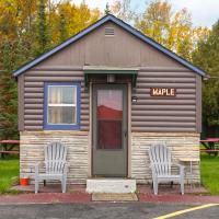 Hilltop Lodge and Cabins, hotel in International Falls