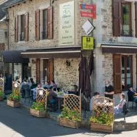 Logis Hôtel-restaurant Les Coudercous, hotel a Saint-Chély-dʼAubrac