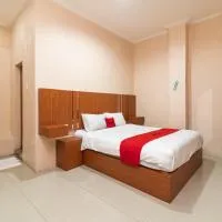 RedDoorz Syariah near RS Mata Padang, hotel v destinaci Padang
