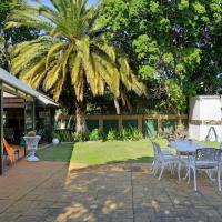 Mawethu Peaceful Garden with covered Pool and Braai area, hotel in Pinelands, Cape Town