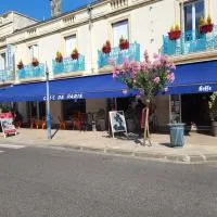 CAFE DE PARIS, hotel a Lesparre-Médoc