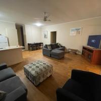 Four bedroom House on Masters South Hedland: South Hedland, Port Hedland Uluslararası Havaalanı - PHE yakınında bir otel