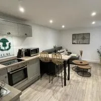 The Forge by Caithness Luxury Apartments NC500 - Elegant Luxury Apartment with Bike store - Sleeps 4 - PREFERENTIAL RATES FOR LONG STAY TRADES - CONTACT US -, hotel u gradu 'Wick'