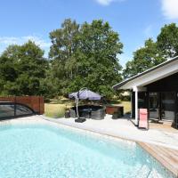 Nice holiday home with outdoor pool in Lottorp, Oland