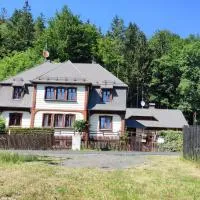 Apartmany Chribska, hotell sihtkohas Chřibská