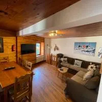 LE BLIZZARD Bel appartement avec grande terrasse dans vieille ferme de montagne rénovée: Les Orres şehrinde bir otel