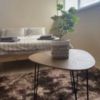 Garzon/ Studio apartment, hotel di Šahy