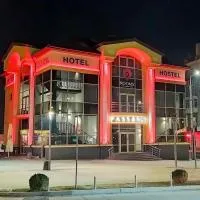 Готель хостел Rooms, hotel en Ternópil