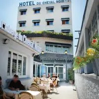 Le Cheval Noir Hôtel Paris Pantin, hotel em Pantin