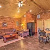 Heber Springs Cabin w/ Deck + River Views!, hotel u gradu Heber Springs