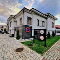 English House, hotel Besztercén