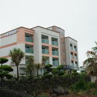 The Beach Pension, hotel near Jeju International Airport - CJU, Jeju