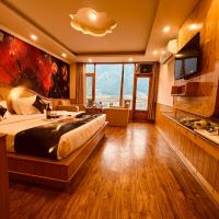 Hotel Old Smugglers with Balcony mountain view(A/C hot and Cold): bir Manāli, Old Manali oteli
