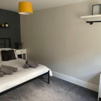 Maple House 2 bed House by ShortStays4U