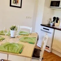 Gîte Bulle de détente-Aux Portes d'Honfleur avec piscine couverte: Boulleville şehrinde bir otel