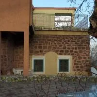 Gite tizinoubadou, hotel in Aït Lahsene Ou Ali