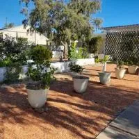 Lavender Cottage - At home in Lightning Ridge、ライトニング・リッジのホテル