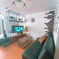 Black & Bold - 1BR Condo 50mbpsWIFI near SM Marilao, viešbutis mieste Marilao