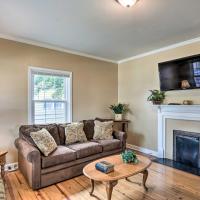 Cozy Greenville Bungalow about 2 Mi to Downtown!