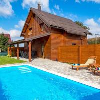 Stunning Home In Tuk Vojni With Outdoor Swimming Pool, 3 Bedrooms And Wifi