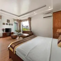 Airport Transit Hotel, hotel in Phù Lỗ