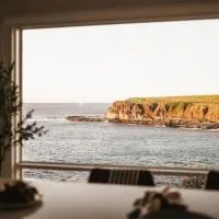 42 Loves Bay 5 Bedroom Sea cliff View House with Pool, hotel a Kiama