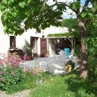 Grande maison atypique, hotel i Le Burgaud