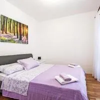Apartment Andrejka、ペロイのホテル