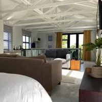 Cozy spacious loft on 4th Avenue, hotel en Ciudad del Cabo