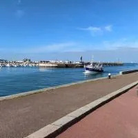 Viesnīca Abri Côtier-3 étoiles-vue imprenable sur port de plaisance pilsētā Fekampa