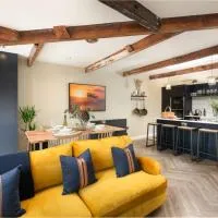 Sullivans Loft - 100m from beach, Children welcome, Juliet balcony, hotel a Newlyn