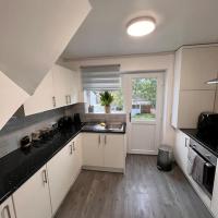Cosy home in Rochester, sleeps 6, hotel near Rochester Airport - RCS, Strood