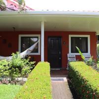 Pura Vida Villa! Beachfront Golf and Country Club Los Delfines 24 hours security, hotel a prop de Tambor Airport - TMU, a Tambor