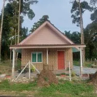 Rumah Kebun by Panorama Homestay, hôtel à Lambor Kanan