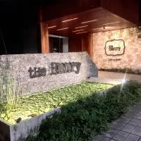 The Henry Hotel Roost Bacolod, hotel i Bacolod