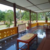 Villa Monica, hotel near Dumatubin Airport - LUV, Langgur