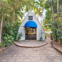 'Bluey' a Tiny House A-frame Moments to Foreshore, hotel in Coconut Grove, Nightcliff