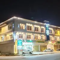 الزمردة للشقق المخدومة โรงแรมในAd Darb