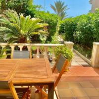Cannes - Beachfront with private garden - Palm Beach Croisette, отель в Каннах