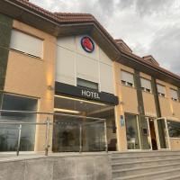 Hotel Arias Aeropuerto, hotel near Asturias Airport - OVD, Santiago del Monte