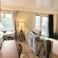 Modern apartment with free parking & sauna, hotel em Ylöjärvi