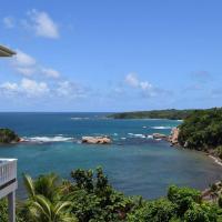 Oceanfront 3-bedroom villa with spectacular view!