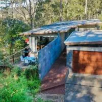Circuit Beach House - a piece of paradise!, hotel sa Surf Beach