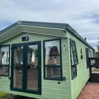 2-Bedroom Caravan Located in Uddingston, Glasgow at Maryville Caravan Site، فندق في أودينغستن