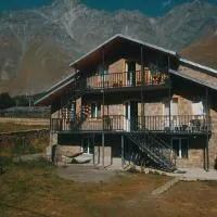 Hotel Dari: Kazbegi şehrinde bir otel