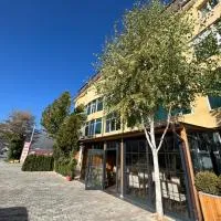 Hotel Yal Restaurant, hotel di Tetovo