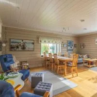 Majestic 3 Bedroom Villa With Sauna, hotel sa Rovaniemi
