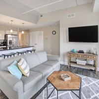 Luxe Manistee Condo with Balcony and River Views!, hotel poblíž Manistee County-Blacker - MBL, Manistee